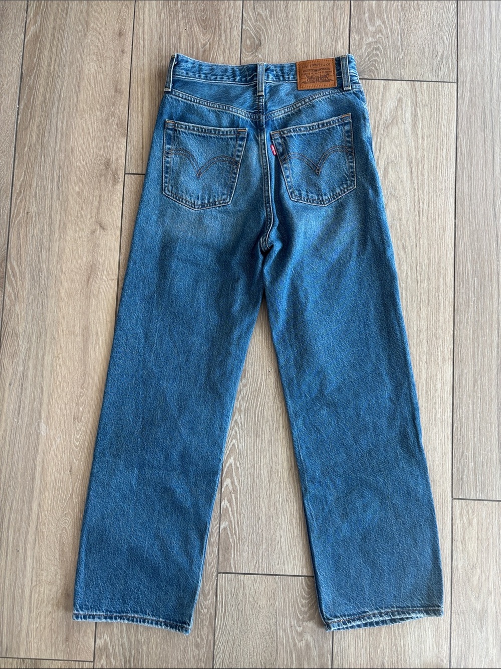 Levi’s Ribcage Straight - Picture 3 of 3